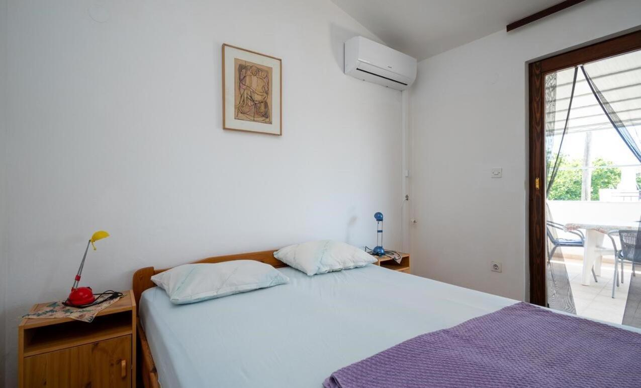 Apartmani Nik ビビニェ エクステリア 写真