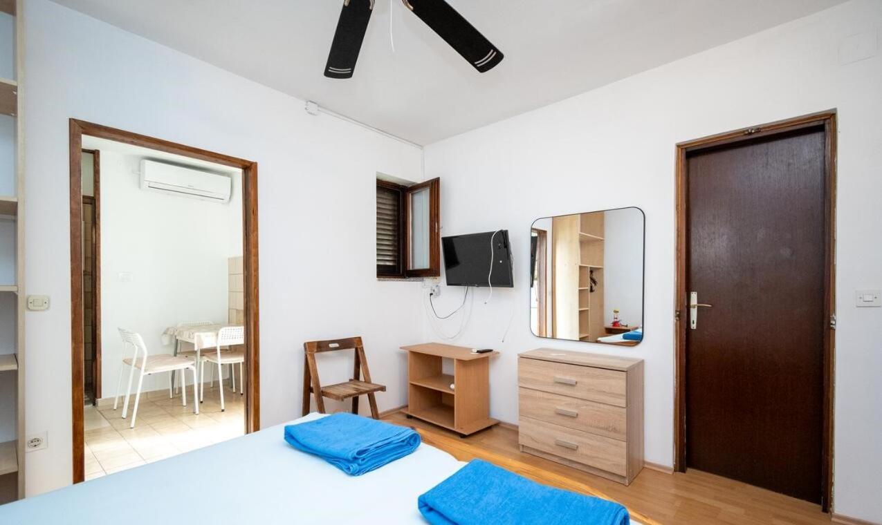 Apartmani Nik ビビニェ エクステリア 写真